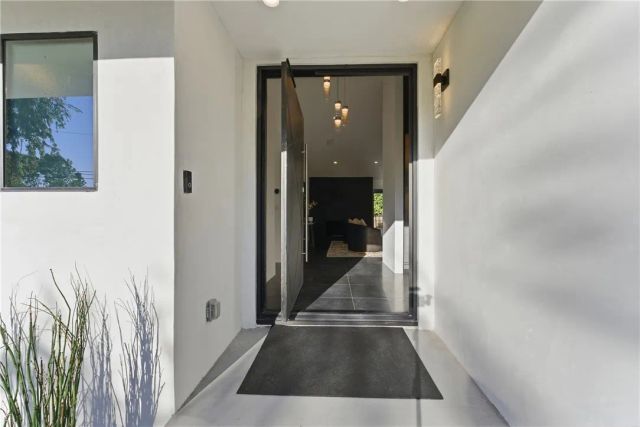 5255 Melvin, Tarzana, CA 91356