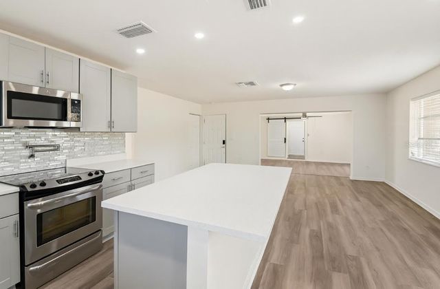 6882 PINEHURST DRIVE, Spring Hill, FL 34606