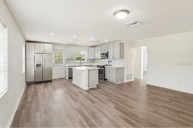 6882 PINEHURST DRIVE, Spring Hill, FL 34606