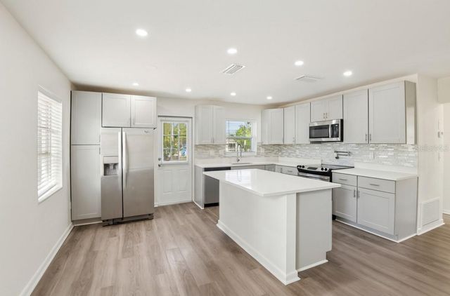 6882 PINEHURST DRIVE, Spring Hill, FL 34606