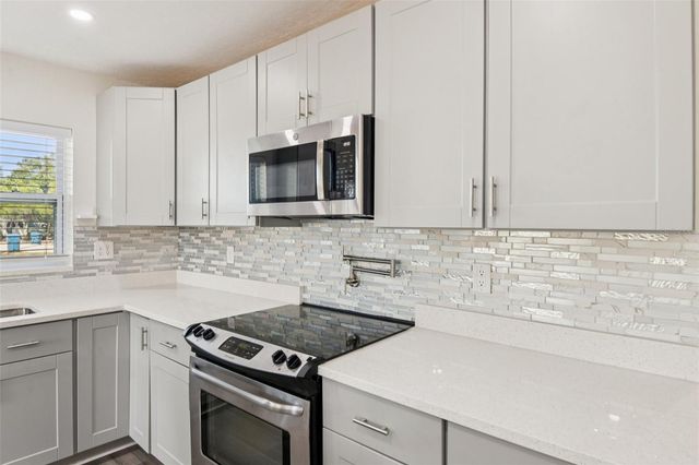 6882 PINEHURST DRIVE, Spring Hill, FL 34606