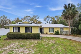 203 N MCGOWAN AVENUE, Crystal River, FL 34429