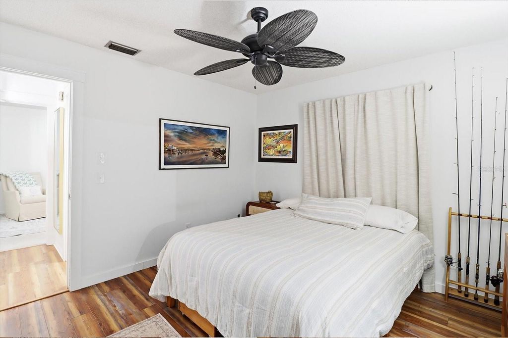 Image 23 of property listing at 203 N MCGOWAN AVENUE, Crystal River, FL 34429