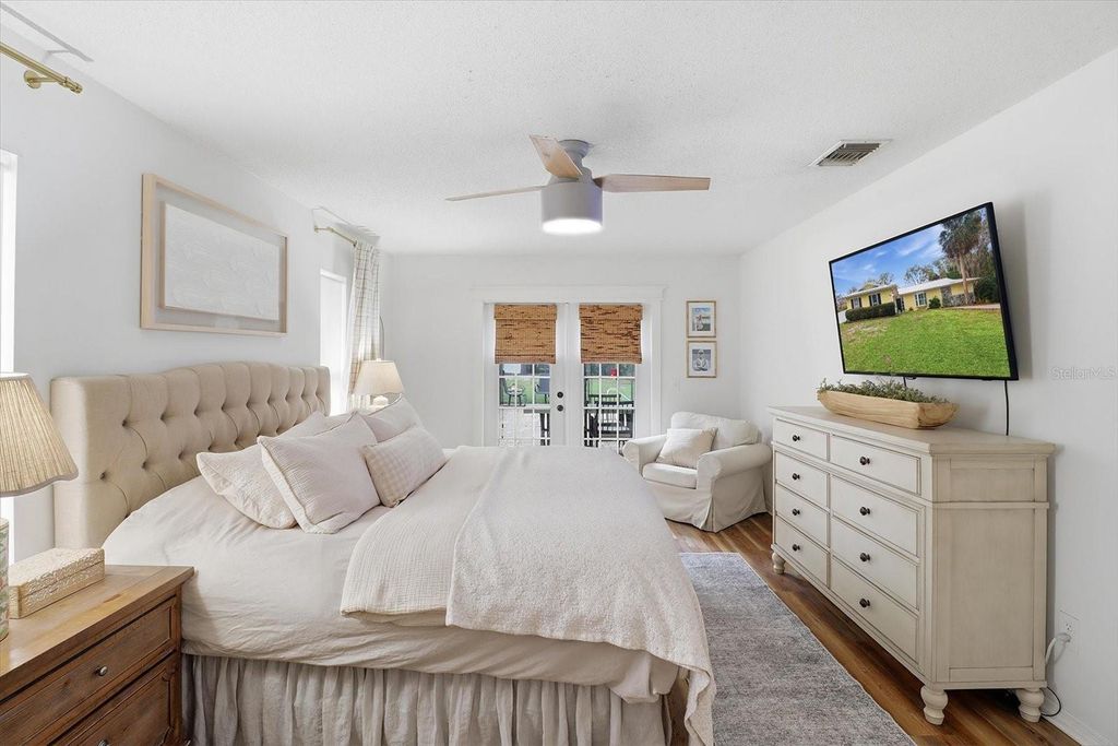 Image 26 of property listing at 203 N MCGOWAN AVENUE, Crystal River, FL 34429