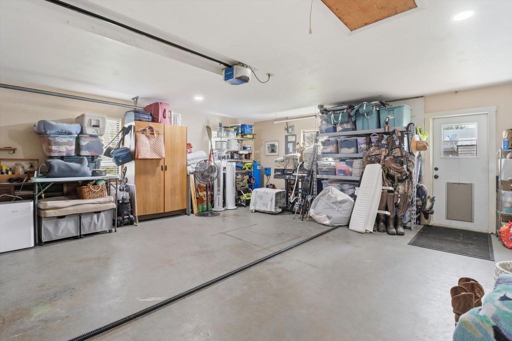 Image 29 of property listing at 203 N MCGOWAN AVENUE, Crystal River, FL 34429