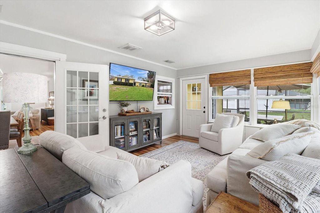 Image 31 of property listing at 203 N MCGOWAN AVENUE, Crystal River, FL 34429