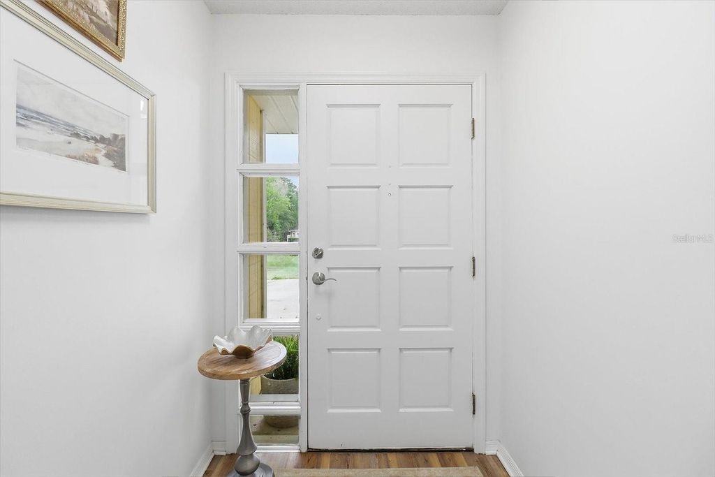 Image 5 of property listing at 203 N MCGOWAN AVENUE, Crystal River, FL 34429