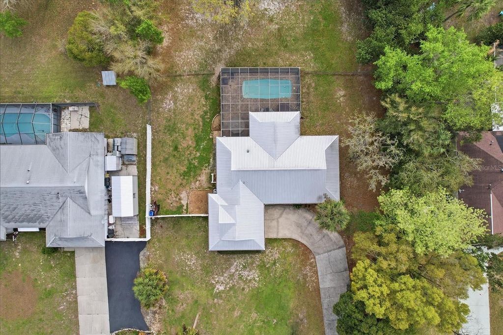 Image 42 of property listing at 203 N MCGOWAN AVENUE, Crystal River, FL 34429