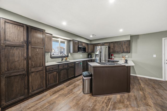 7901 N CAVENDISH CT, Columbia, MO 65202