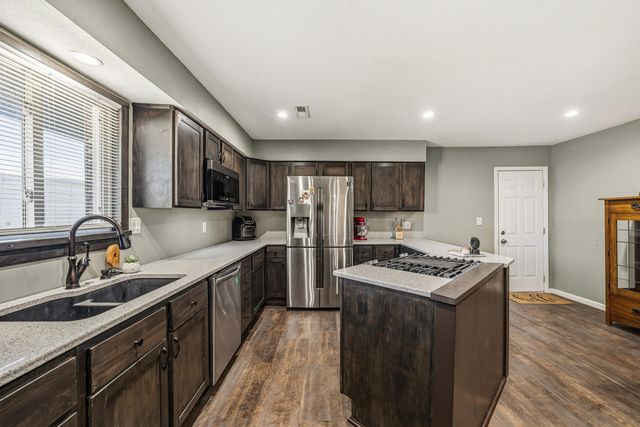 7901 N CAVENDISH CT, Columbia, MO 65202