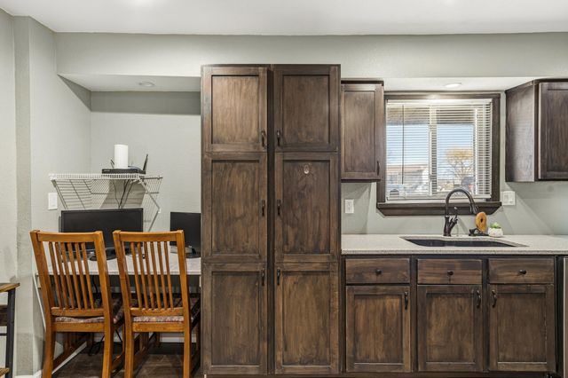 7901 N CAVENDISH CT, Columbia, MO 65202