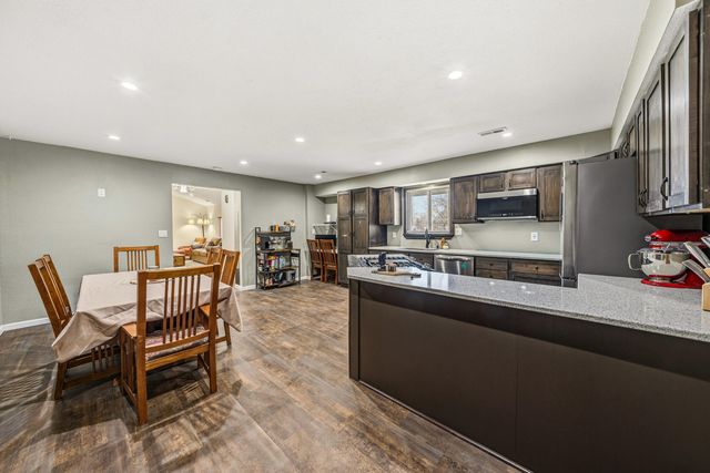 7901 N CAVENDISH CT, Columbia, MO 65202