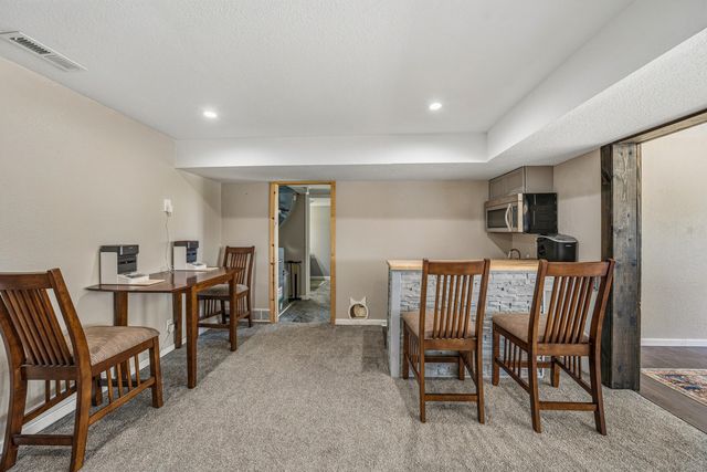 7901 N CAVENDISH CT, Columbia, MO 65202