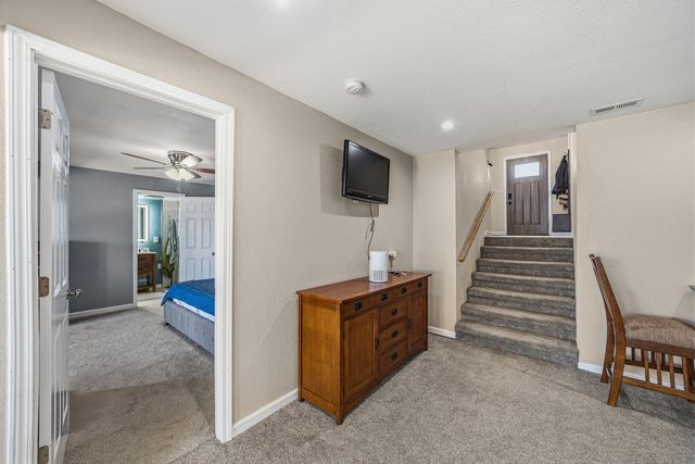 7901 N CAVENDISH CT, Columbia, MO 65202