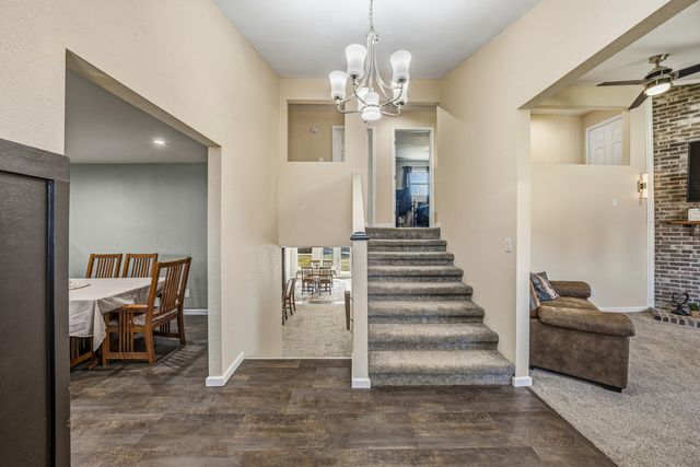 7901 N CAVENDISH CT, Columbia, MO 65202