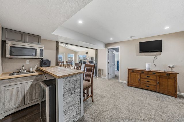 7901 N CAVENDISH CT, Columbia, MO 65202