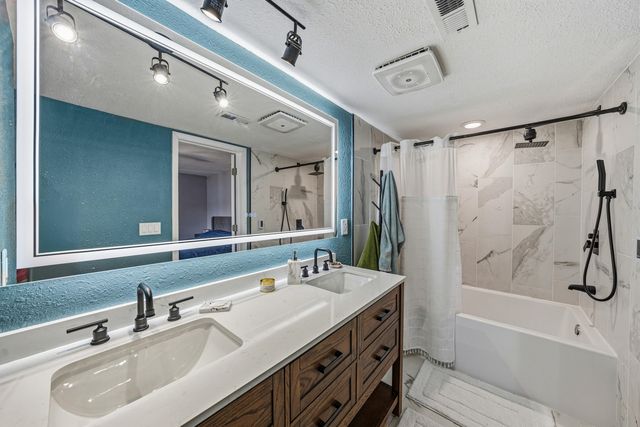 7901 N CAVENDISH CT, Columbia, MO 65202