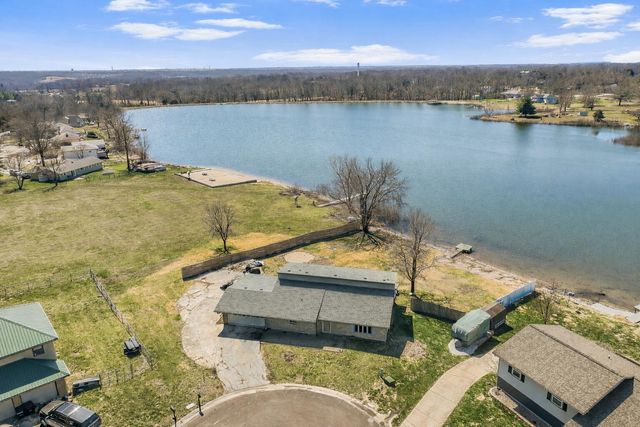 7901 N CAVENDISH CT, Columbia, MO 65202