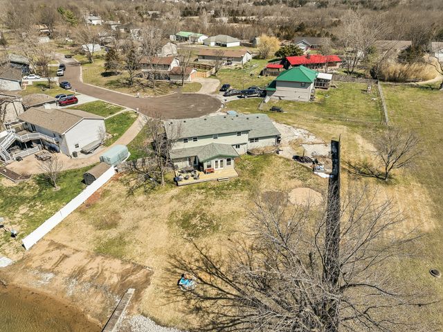 7901 N CAVENDISH CT, Columbia, MO 65202