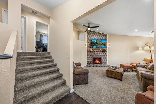 7901 N CAVENDISH CT, Columbia, MO 65202