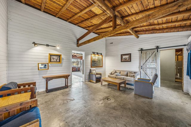 7901 N CAVENDISH CT, Columbia, MO 65202