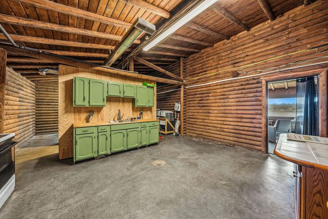 7901 N CAVENDISH CT, Columbia, MO 65202