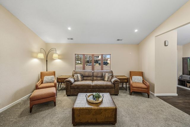 7901 N CAVENDISH CT, Columbia, MO 65202