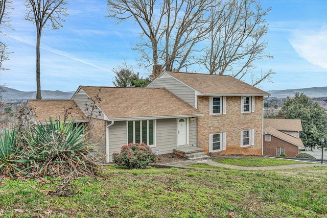 2501 MAYCREST ST, Roanoke, VA 24012