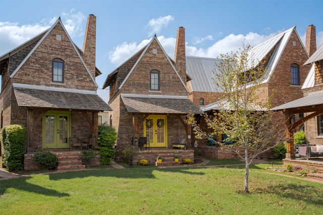 43 Redbud Street A, Carlton Landing, OK 74432