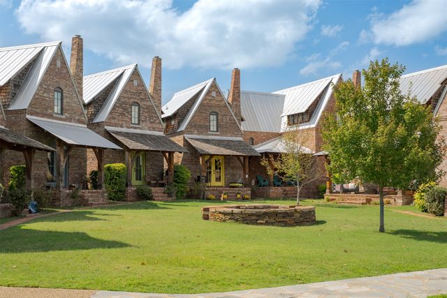 43 Redbud Street A, Carlton Landing, OK 74432