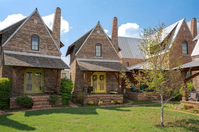 43 Redbud Street A, Carlton Landing, OK 74432