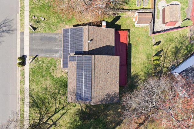 16 McKinley Street, Edison, NJ 08820