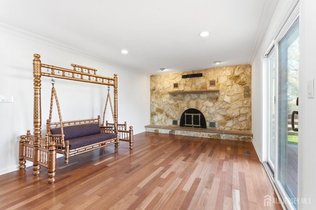 16 McKinley Street, Edison, NJ 08820