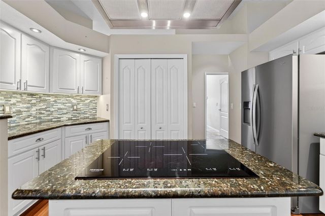 5018 SYLVAN OAKS DRIVE, Valrico, FL 33596