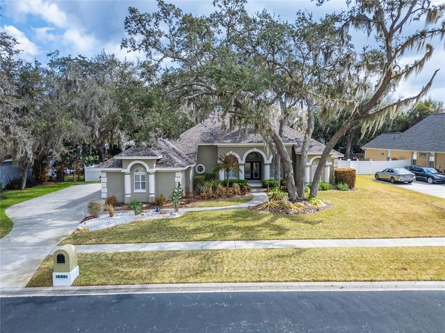 5018 SYLVAN OAKS DRIVE, Valrico, FL 33596