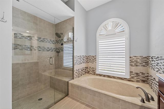 5018 SYLVAN OAKS DRIVE, Valrico, FL 33596