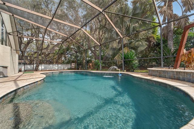 5018 SYLVAN OAKS DRIVE, Valrico, FL 33596