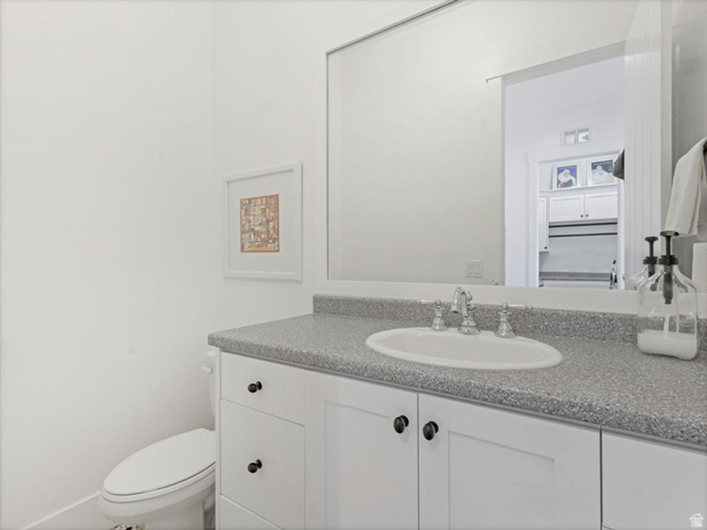 Image 21 of property listing at 13503 S LOVERS LN, Riverton, UT 84065