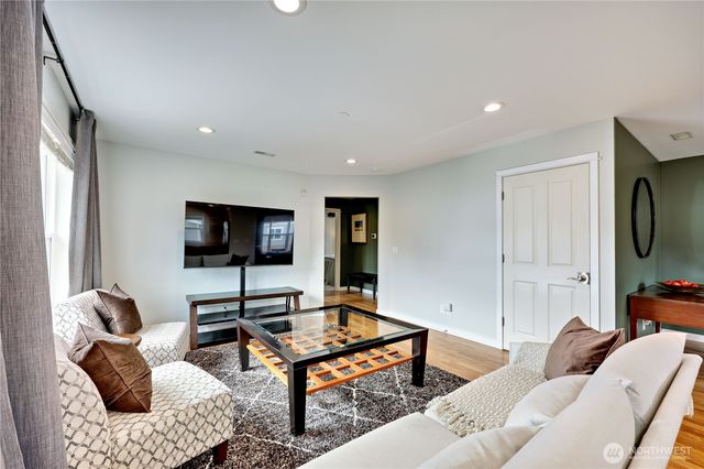 7701 Beacon Place NE #103, Bremerton, WA 98311