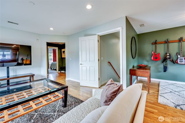 7701 Beacon Place NE #103, Bremerton, WA 98311