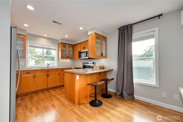 7701 Beacon Place NE #103, Bremerton, WA 98311