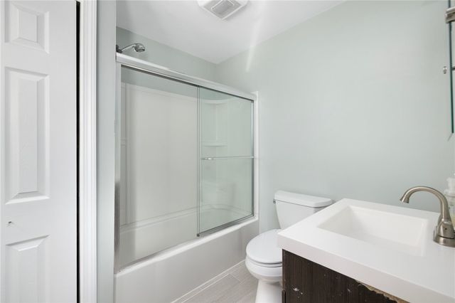 2136 Cranston Street, Cranston, RI 02920