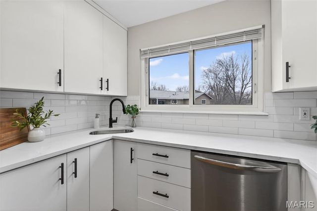 4 Sunnydays Court, St Charles, MO 63303