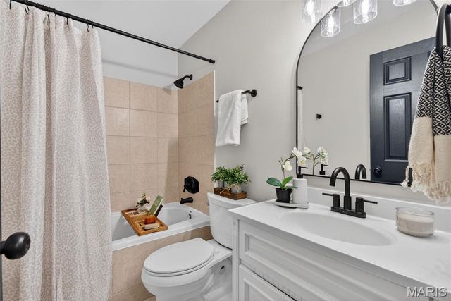 4 Sunnydays Court, St Charles, MO 63303