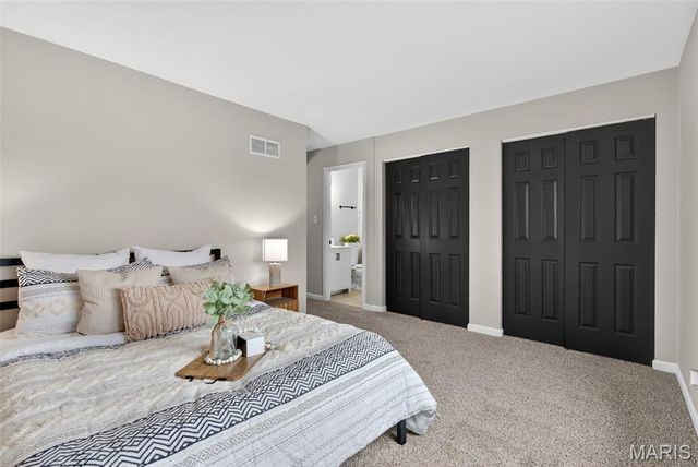 4 Sunnydays Court, St Charles, MO 63303