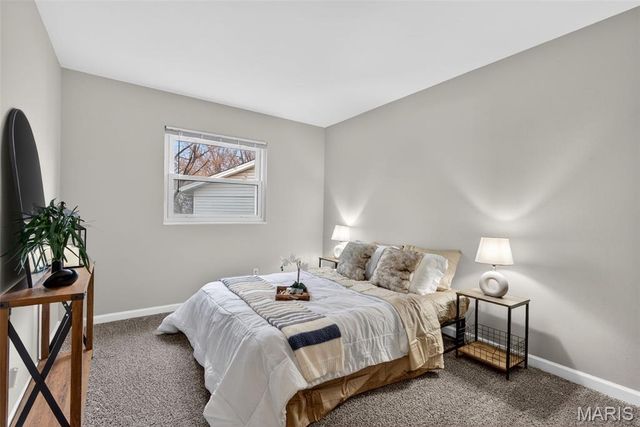 4 Sunnydays Court, St Charles, MO 63303