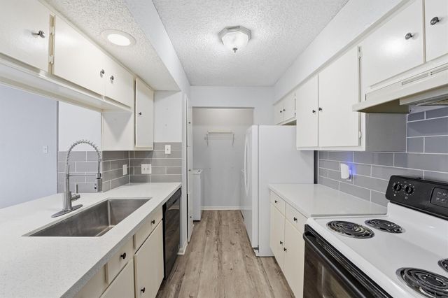 3919 Fairmont Parkway 227, Pasadena, TX 77504