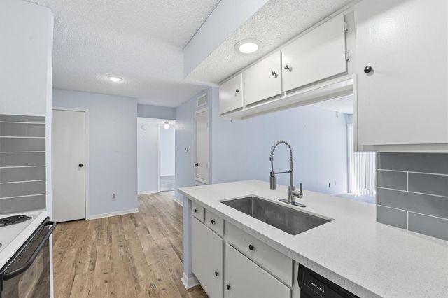 3919 Fairmont Parkway 227, Pasadena, TX 77504