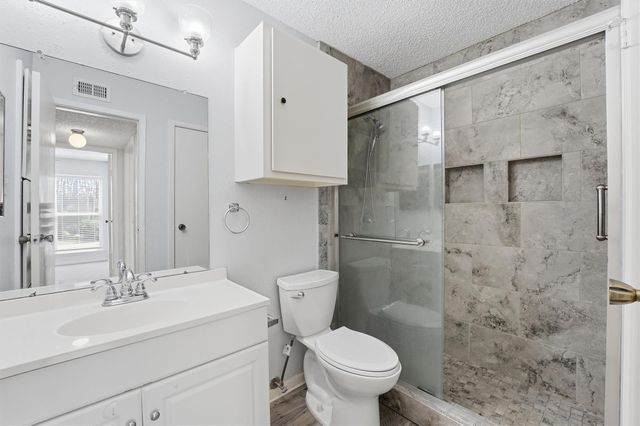 3919 Fairmont Parkway 227, Pasadena, TX 77504