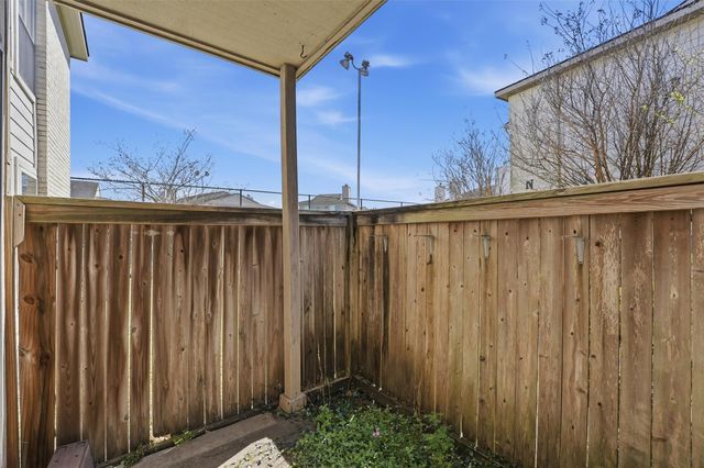 3919 Fairmont Parkway 227, Pasadena, TX 77504